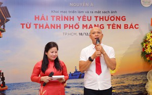 Nhiếp ảnh gia Nguyễn Á ra mắt sách ảnh “Hải trình yêu thương từ thành phố mang tên Bác”