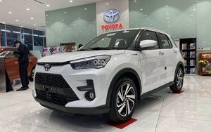 Vì sao mẫu xe "hot" Toyota Raize giảm giá nhanh chóng?