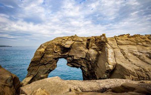Tảng đá Vòi voi nổi tiếng của Đài Loan "biến mất"