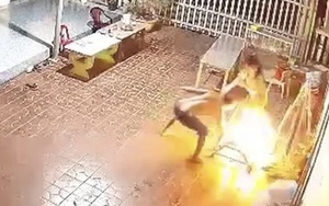 Người phụ nữ ở Bình Định đang nằm võng bất ngờ bị "chồng hờ" tưới xăng, bật lửa đốt