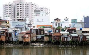 Hơn 6.600 nhà dọc hai bờ kênh Đôi, ở quận 8, TP.HCM gây nhếch nhác, ô nhiễm: Bao giờ mới di dời?