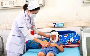 Bóng bay phát nổ, bé trai 4 tuổi ở Quảng Nam bị bỏng hết khuôn mặt