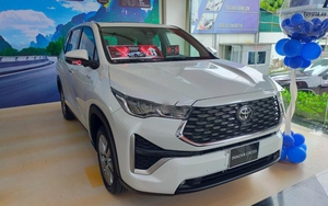 Giá xe Toyota Innova Cross lăn bánh tháng 12/2023: Đã giảm sau thời gian kèm &quot;lạc&quot;