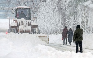 Hình ảnh báo chí 24h: Tuyết bao phủ Trung Quốc kỷ lục hơn 70 năm qua