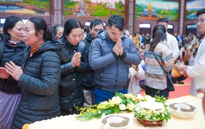 Vụ xá lợi tóc Đức Phật tự chuyển động: Giáo hội Phật giáo Việt Nam yêu cầu trụ trì chùa Ba Vàng báo cáo 