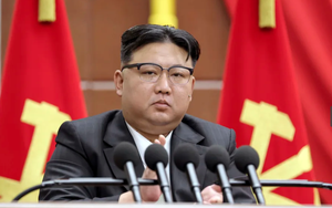 Ông Kim Jong Un: Triều Tiên phóng 3 vệ tinh do thám và chế tạo thêm vũ khí hạt nhân năm 2024