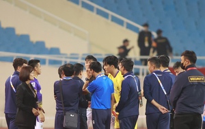 Bầu Hiển xuống sân, thưởng thủ môn Nguyễn Văn Hoàng 100 triệu đồng