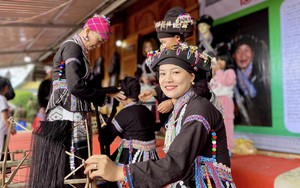Bản người Dao đẹp như tranh ở Lai Châu, khách ta tò mò, khách tây thích thú