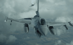 Chiến đấu cơ F-16 Mỹ bắn trượt UFO, buộc phải khai hỏa quả tên lửa thứ 2
