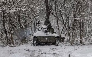 Lo quân Nga tràn vào Bakhmut, Ukraine hối hả đào thêm chiến hào phòng thủ