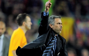 PSG đưa HLV Jose Mourinho vào tầm ngắm