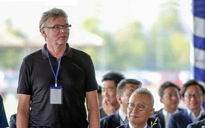 Báo chí Đông Nam Á "đứng ngồi không yên" vì HLV Troussier