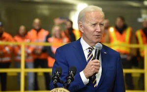 FBI đưa đi một số tài liệu khi khám nhà ông Biden