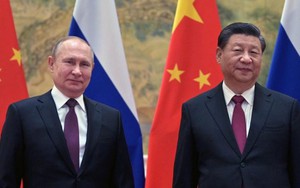 Mỹ cảnh báo Trung Quốc sẽ vượt 'lằn ranh đỏ' nếu cung cấp vũ khí cho Nga, Bắc Kinh đáp trả 'rắn'