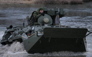 Nóng chiến sự: Ukraine kéo quân đông đến sát biên giới Belarus, Minks cảnh báo nóng