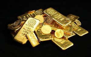 Giá vàng hôm nay 22/2: Đồng USD và lợi suất trái phiếu cao hơn, vàng biến động nhẹ
