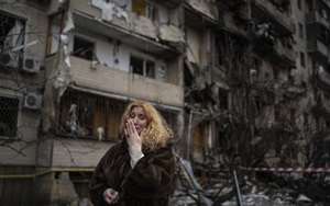 Ukraine bước vào năm xung đột thứ 2 đầy bế tắc, lo sợ đau thương không hồi kết