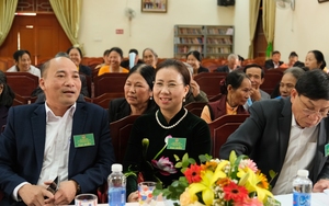 Phó Chủ tịch T.Ư Hội Nông dân Bùi Thị Thơm dự Đại hội Hội Nông dân xã Tự Tân của Thái Bình