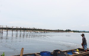 Dòng sông dài 120km bắt nguồn từ Gia Lai chảy vào Phú Yên, trên có cầu gỗ Ông Cọp, dưới có cá mương, cá chình