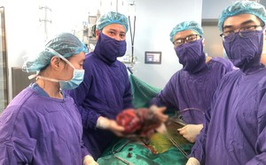 Phẫu thuật cắt bỏ khối u thận nặng tới 2,8kg