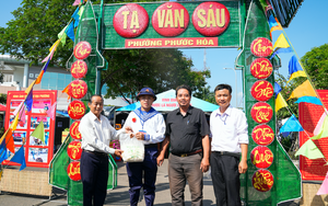 Bà Rịa - Vũng Tàu: Nông dân Nguyễn Văn Nhiệm tặng 2.200 bịch sữa chua cho tân binh, bộ đội địa phương
