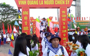 Ninh Thuận: Xúc động tiễn cả nghìn công dân lên đường nhập ngũ 