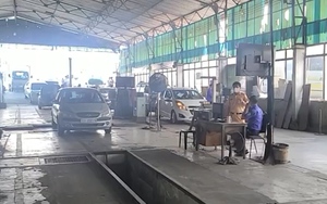 Video: Tài xế mừng khi Trung tâm đăng kiểm ở TP.HCM được tăng cường các chiến sĩ Cục CSGT hỗ trợ kiểm định