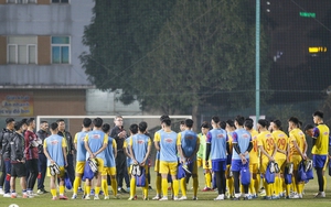 HLV Troussier loại 11 cầu thủ khỏi U23 Việt Nam