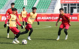 Tin tối (2/3): HLV Troussier “chấm” 4 ngôi sao U20 Việt Nam cho đội U23