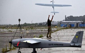 Lính Nga dùng 'ma thuật đen' khiến UAV của Ukraine rụng 'như sung'