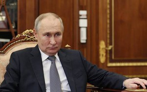 Tổng thống Putin tuyên bố điều chắc chắn khiến Mỹ, NATO, Ukraine 'ngồi trên đống lửa'