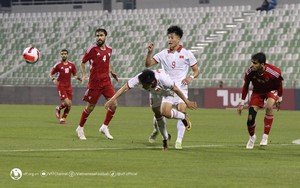U23 Việt Nam thua đậm, HLV Park Hang-seo bị "réo tên"
