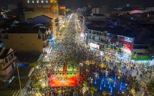 Huế: Phố đi bộ Hai Bà Trưng đón hàng nghìn người dân và du khách trong đêm khai trương 