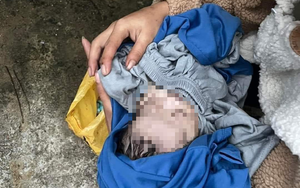 Quảng Nam: Phát hiện bé sơ sinh còn nguyên dây rốn bị bỏ rơi trong thùng rác