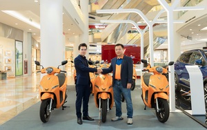 Ahamove mua 200 xe VinFast để cho thuê xe máy điện đầu tiên tại Việt Nam