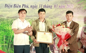 Điện Biên: Bản Nà Tấu 1 đón Bằng công nhận nghề mây tre đan truyền thống