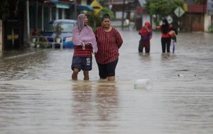 Lũ lụt ở miền nam Malaysia buộc 40.000 người phải rời bỏ nhà cửa