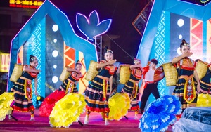 Ngắm hoa hậu du lịch Việt Nam 2022 trình diễn trang phục dân tộc tại Sa Pa
