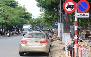 Bật đèn khẩn cấp để đỗ xe trên tuyến đường cấm dừng, đỗ có bị xử phạt?