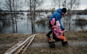 Chiến thuật thủy lực của Ukraine làm 1 ngôi làng ngập lụt cả năm trời, người dân chán nản