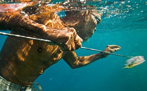 Kinh ngạc bộ tộc sống trên nước, có thể lặn 8 tiếng mỗi ngày với độ sâu 60 m