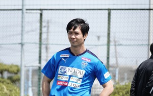 Yokohama FC học theo Pau FC về cách dùng Công Phượng