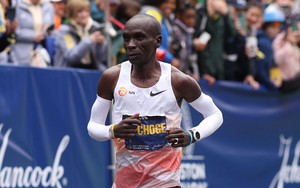 Eliud Kipchoge cán đích ở vị trí thứ 6 cuộc thi Marathon Boston 2023