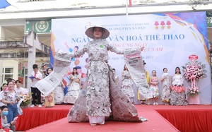 Học sinh trường đặc biệt ở Hà Nội thiết kế trang phục tái chế khiến ai cũng bất ngờ