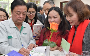 Bộ trưởng Lê Minh Hoan: "Cùng nhau đọc sách, chia sẻ như gieo mầm và chăm sóc từng hạt lúa" 