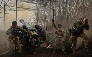 Ảnh thế giới 7 ngày qua: Lính Ukraine bắn lựu pháo ở nơi giao tranh ác liệt gần Bakhmut