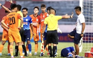 Đạp vào đầu đối thủ, tuyển thủ U20 Việt Nam đối diện án phạt cực nặng