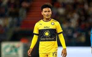 Tin tối (26/4): Rào cản khiến HLV Tholot loại Quang Hải khỏi Pau FC