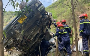 Danh tính 9 người bị nạn trên xe tải chở dưa lật vào vách núi ở Phú Yên