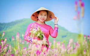 Đà Nẵng: Nữ trưởng thôn xinh đẹp “Giỏi việc nước, đảm việc nhà” ở xã miền núi Hoà Bắc 